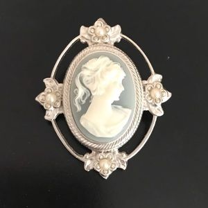Vintage Cameo Brooch